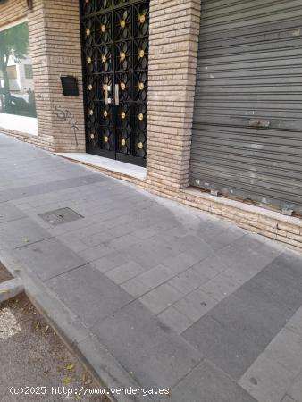  SE VENDE LOCAL /  BUENA ZONA /ZONA CAROLINAS - ALICANTE 