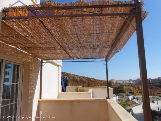  VENTA DE PISO EN LAS COLINAS AGUADULCE, ALMERIA. 2 DOR ,TERRAZA ,LABADERO ,PISCINA Y GARAJE!! - ALME 