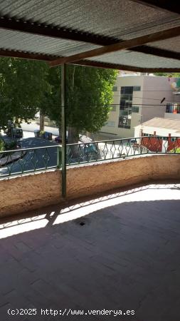 CASA DE CUATRO HABITACIONES Y TERRAZA EN SERÓN , ALMERÍA. - ALMERIA