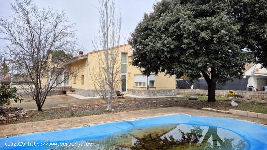  Chalet con piscina en Las Villas de Nuevo Baztán - MADRID 