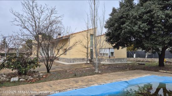 Chalet con piscina en Las Villas de Nuevo Baztán - MADRID