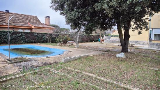 Chalet con piscina en Las Villas de Nuevo Baztán - MADRID