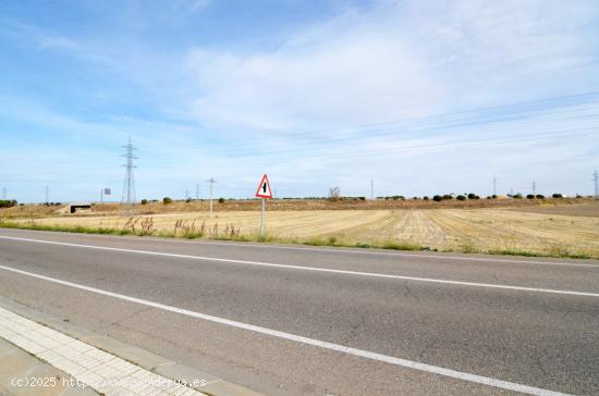 Urbis te ofrece terreno rústico en venta en Villares de la Reina, Salamanca. - SALAMANCA