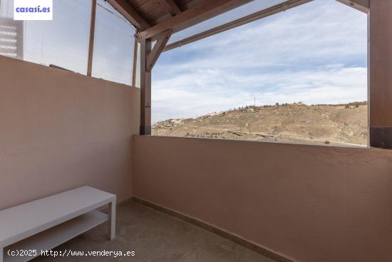 ¡OPORTUNIDAD! ATICO EN EL SERRALLO CON TERRACITA, VISTAS DESPEJADAS Y PISCINA COMUNITARIA - GRANADA