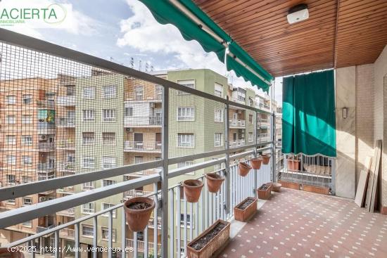  GRAN PISO EN UBICACIÓN SENSACIONAL, EN EDIFICIO SEÑORIAL DE CALLE RECOGIDAS - GRANADA 