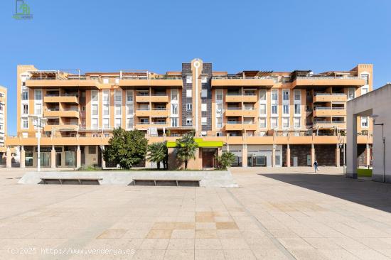 VENTA DE PISO EN PLAZA CIUDAD DE LOS CARMENES - GRANADA