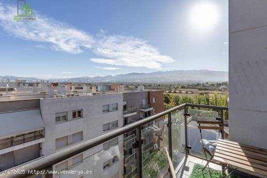 Venta de Ático en Novosur con Vistas  a Sierra Nevada, plaza de garaje y trastero. - GRANADA