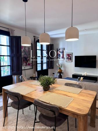 Elegante apartamento recien renovado de dos dormitorios en alquiler cerca de Las Ramblas - BARCELONA