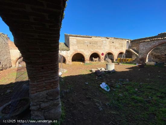 SOLAR EN CASAR DE CÁCERES - CACERES