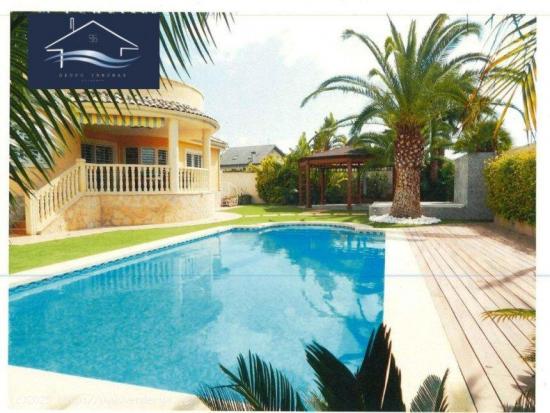 CHALET INDEPENDIENTE EN VENTA EN MUTXAMIEL - ALICANTE