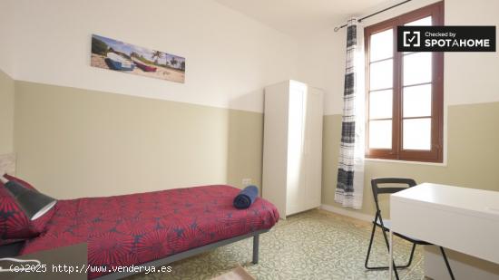 Acogedora habitación en alquiler en apartamento de 4 dormitorios en El Raval - BARCELONA