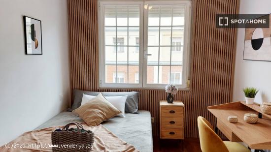 Alquiler de habitaciones en apartamento de 5 dormitorios en Delicias, Madrid - MADRID