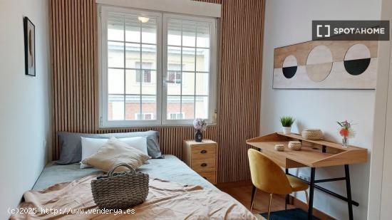 Alquiler de habitaciones en apartamento de 5 dormitorios en Delicias, Madrid - MADRID