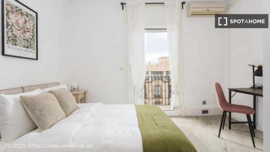 Habitación en piso compartido en barcelona. - BARCELONA