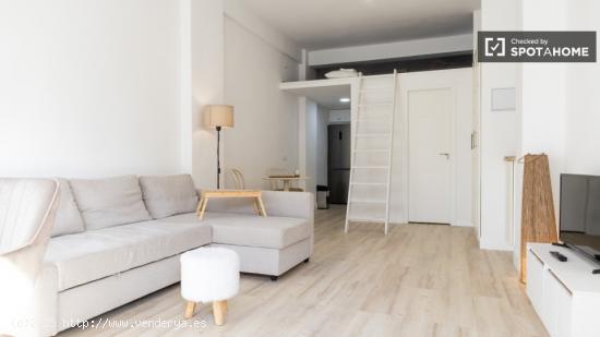 Se alquila apartamento de 1 dormitorio en Cdad. Lineal - MADRID