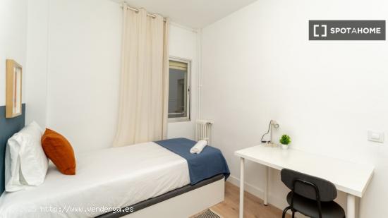 Preciosa habitación en alquiler situada en Madrid - MADRID