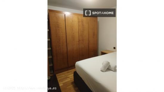 Habitación en piso compartido en barcelona. - BARCELONA