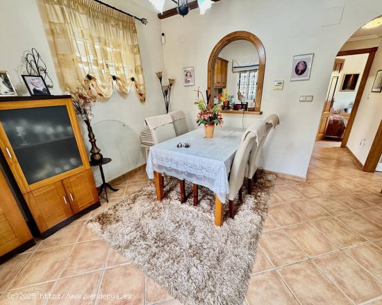 Villa en venta en Algorfa (Alicante)