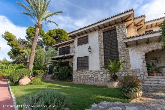 Villa en venta en Alicante (Alicante)