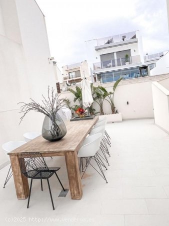 Villa en venta en San Miguel de Salinas (Alicante)