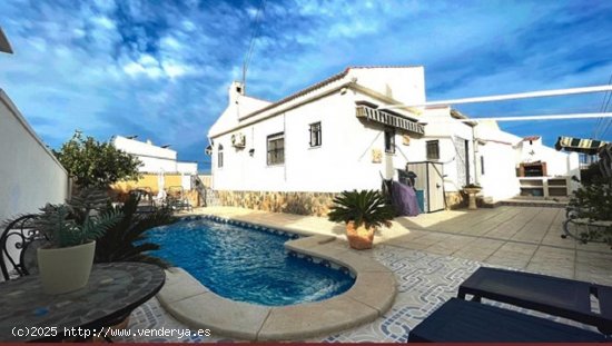  Chalet en venta en Torrevieja (Alicante) 