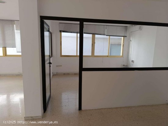 Oficina en venta en Fuengirola (Málaga)