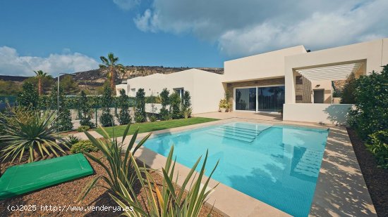 Villa en venta a estrenar en Algorfa (Alicante)