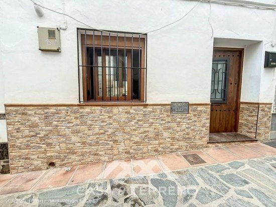 Casa en venta en Sayalonga (Málaga)