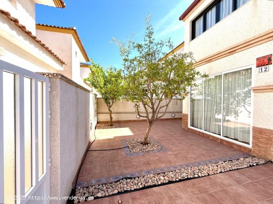 Villa en venta en Torrevieja (Alicante)