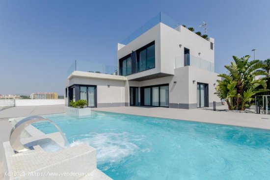 Villa en venta a estrenar en Orihuela (Alicante)