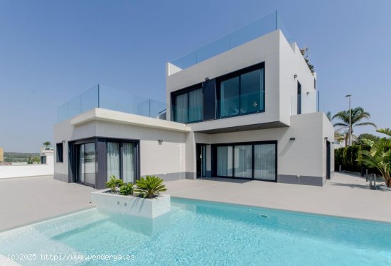 Villa en venta a estrenar en Orihuela (Alicante)