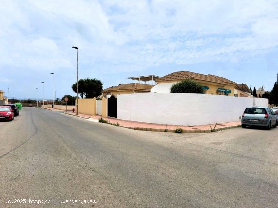 Villa en venta en Torrevieja (Alicante)