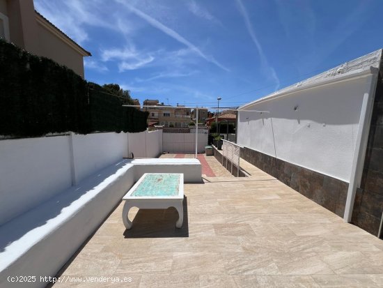 Villa en venta en Torrevieja (Alicante)