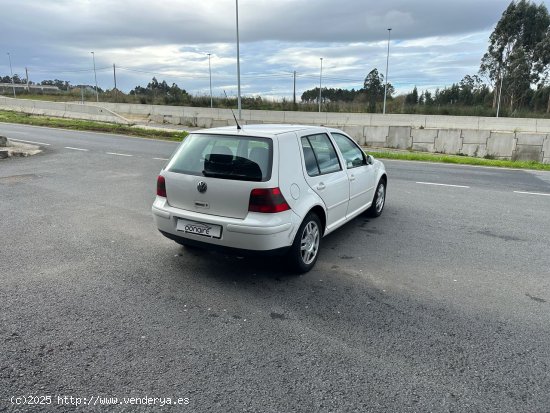 Volkswagen Golf 1.9 TDi Highline - Sada