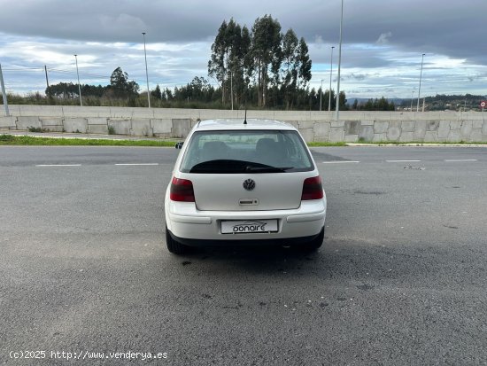 Volkswagen Golf 1.9 TDi Highline - Sada