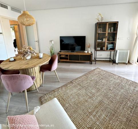 ALQUILER APARTAMENTO EN JAVEA PRIMERA LINEA PLAYA - ALICANTE