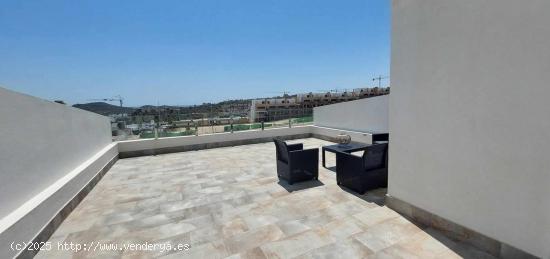 SE VENDE DUPLEX CON 3 DORMITORIOS EN FINESTRAT - ALICANTE