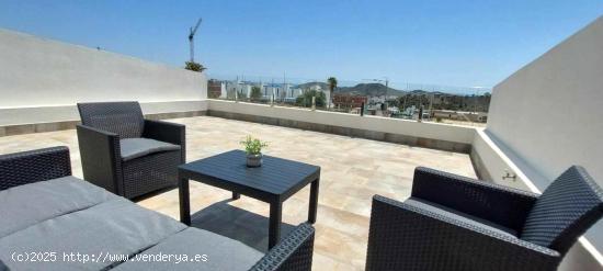 SE VENDE DUPLEX CON 3 DORMITORIOS EN FINESTRAT - ALICANTE