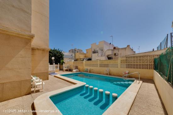 Apartamento con piscina en Nueva Torrevieja - ALICANTE