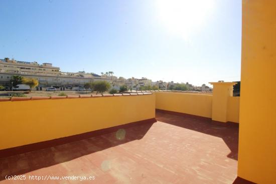 BUNGALOW PLANTA CON SOLÁRIUM, GARAJE, TRASTERO Y PISCINA EN VILLAMARTÍN - ALICANTE