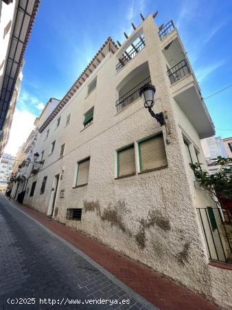 CASA EN CASCO TRADICIONAL PARA USO HOTELERO - ALICANTE