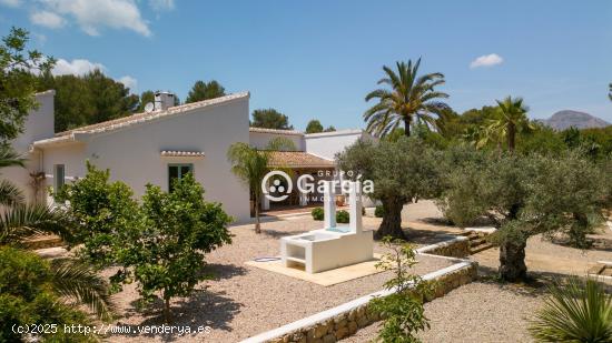 Espectacular finca de estilo ibicenco a la venta en Jávea. Zona Lluca. - ALICANTE