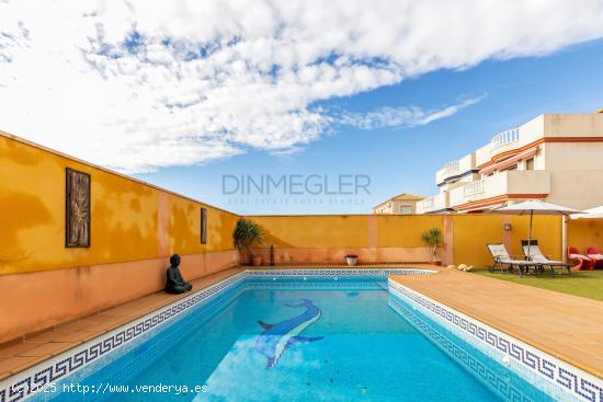 Exclusiva Vivienda Familiar en Aguas Nuevas con Piscina Privada y Amplios Espacios - ALICANTE