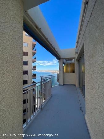 ATICO CON VISTAS AL MAR. PARA REFORMAR. 130 M2. 2 DORM. 1 BAÑO. ENORME TERRAZA. - ALICANTE