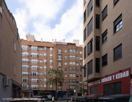 OPORTUNIDAD PARA INVERSORES,  PLANTA BAJA COMPLETA EDIFICIO EN BENIMACLET 637 M2 CON 4 DESLUNADOS - 