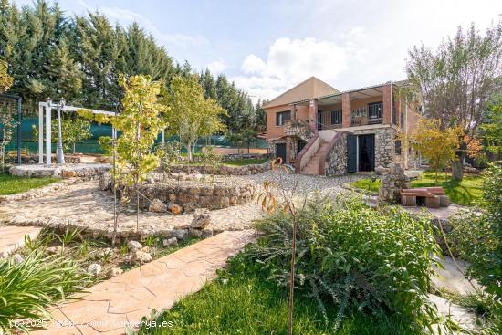  FANTASTICA CASA CON PARCELA EN FUENTENOVILLA - GUADALAJARA 