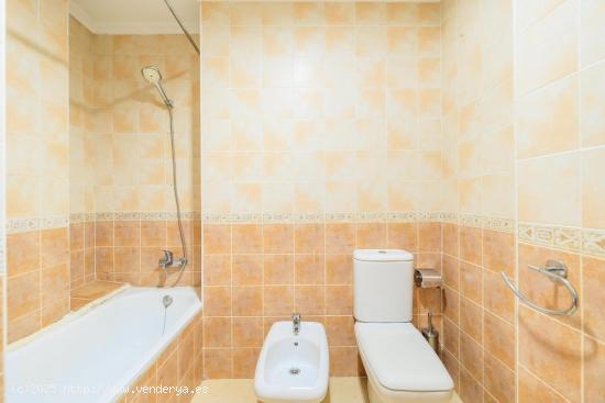 GRAN APARTAMENTO EN TORREVIEJA, 3 HAB, 2 BAÑO - ALICANTE