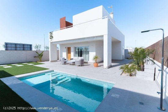 Villa en venta en construcción en Pilar de la Horadada (Alicante)