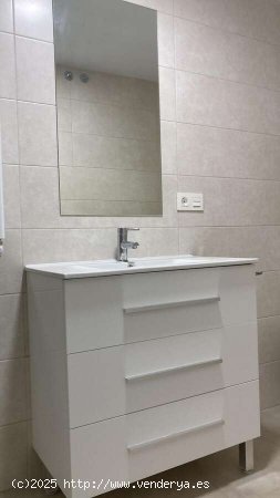 Salamanca ( Puerta Zamora );  4d, 2wc. SS.CC 1350€ - Salamanca