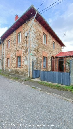 Casa de pueblo en Venta en Carrocera León